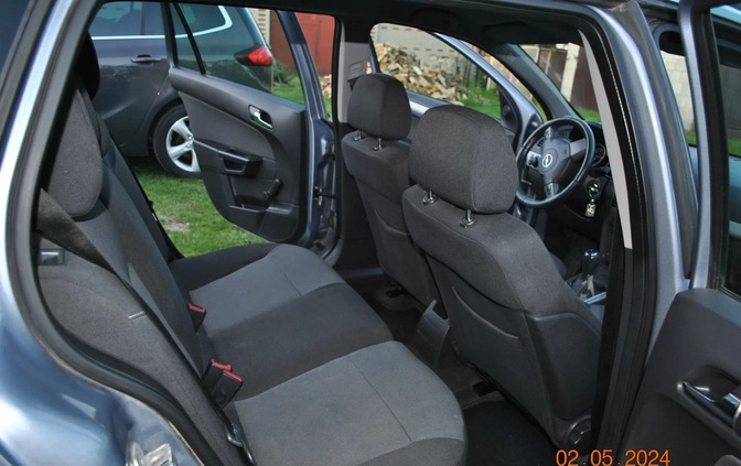 Volkswagen Caravelle cena 91900 przebieg: 193000, rok produkcji 2018 z Nowy Tomyśl małe 301